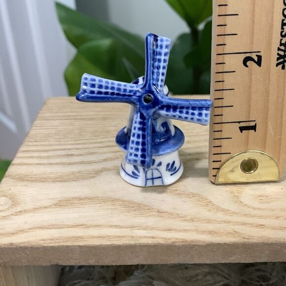 Bundle Of Small Dutch Themed Blue &  White Ceramic Decor Pieces Windmill - Picture 11 of 17